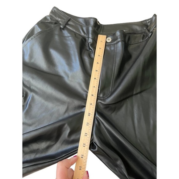 NWT 7 For all mankind faux leather black cargo pants sz Large - Picture 4 of 9